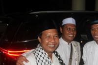 Bupati Dihadiahkan Sorban Oleh Ustad Abdul Somad